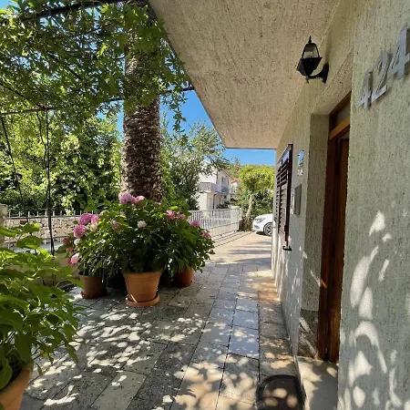 In House - S1 - Double With Ensuite Bathroom And Balcony In The Centre Of Jelsa, Hvar *
