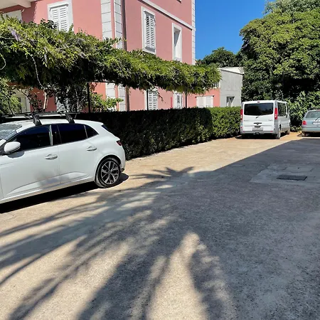 In House - S1 - Double With Ensuite Bathroom And Balcony In The Centre Of Jelsa, Hvar Jelsa (Hvar)